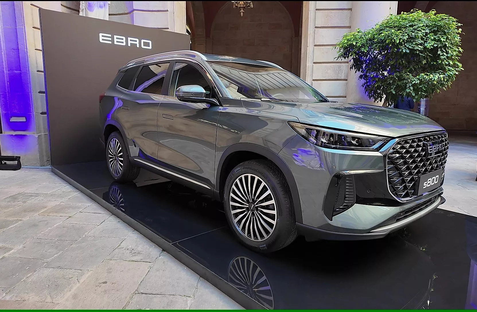 Ebro S800 en la presentación en Barcelona