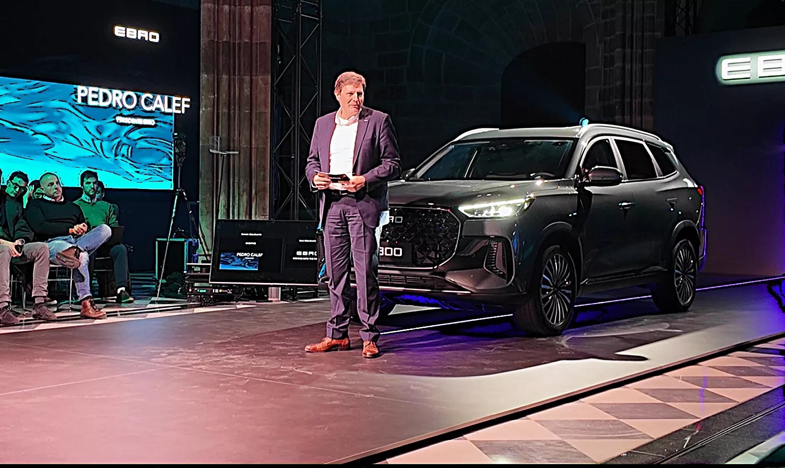 Pedro Calef, presidente de Ebro SUV, presenta los modelos S700 y S800 Pedro Calef, presidente de Ebro SUV, presenta los modelos S700 y S800