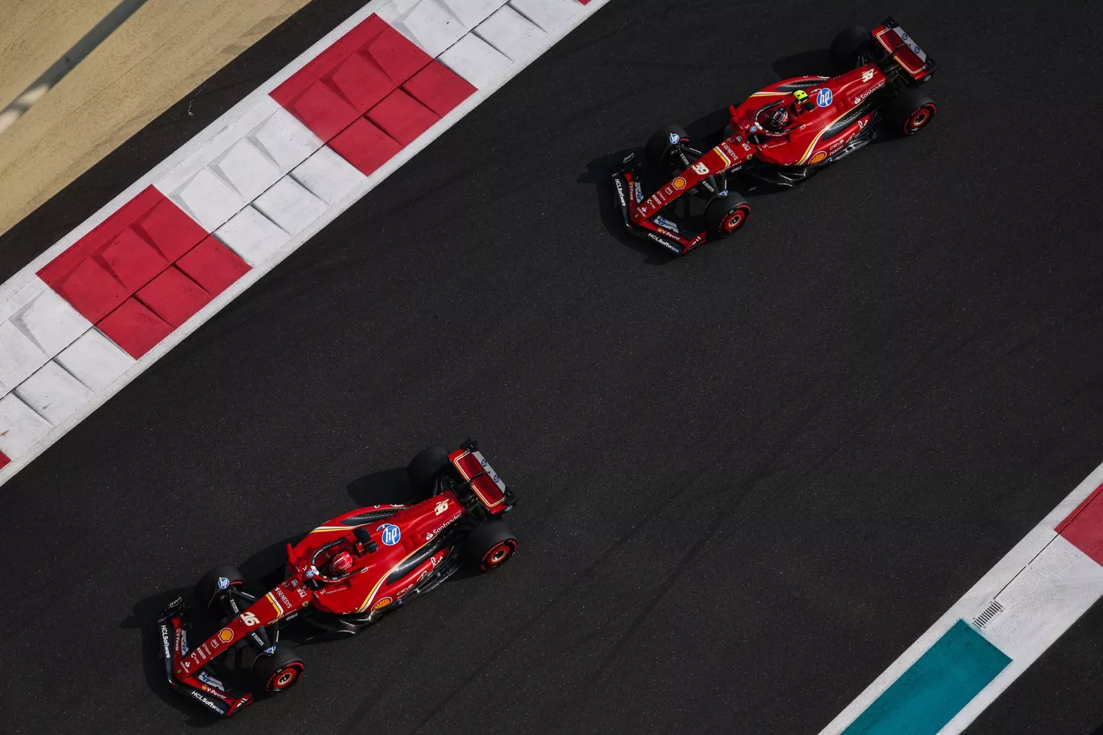 Coches de Ferrari en el GP de Abu Dhabi