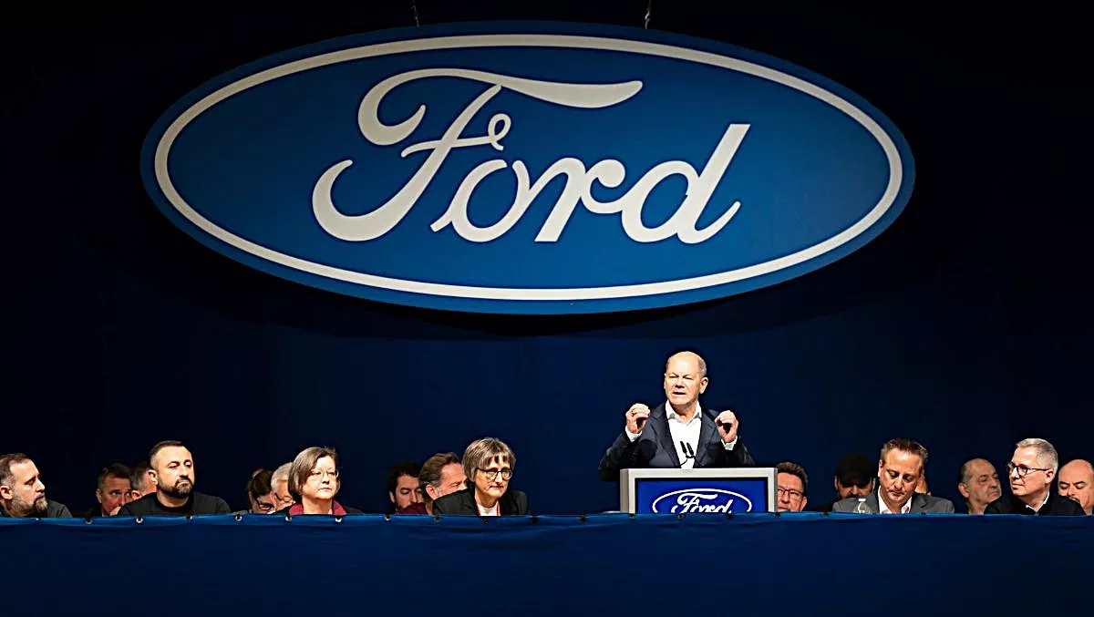 Olaf Scholz con trabajadores de Ford en Colonia / X OLAF SCHOLZ