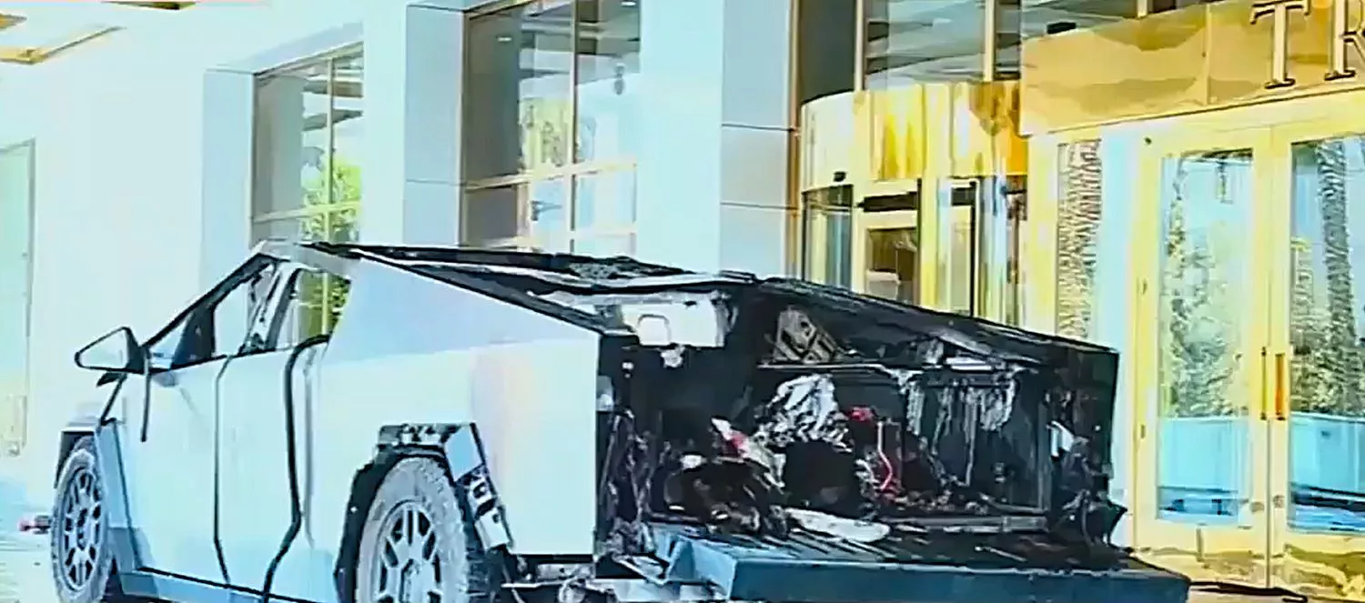 Tesla Cybertruck tras la explosión en Las Vegas Tesla Cybertruck tras la explosión en Las Vegas