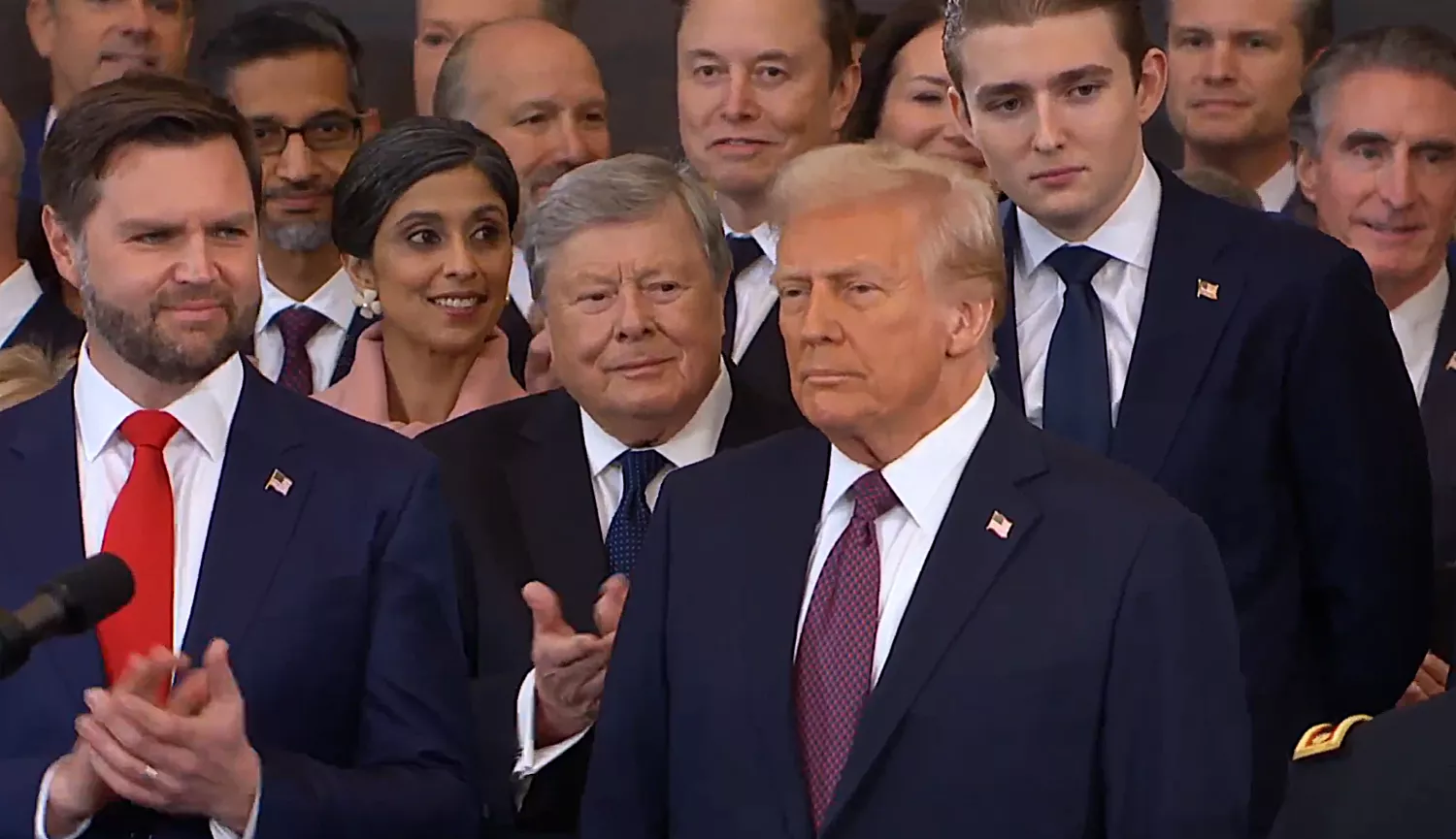 Donald Trump observado por Elon Musk en la toma de posesión Donald Trump observado por Elon Musk en la toma de posesión