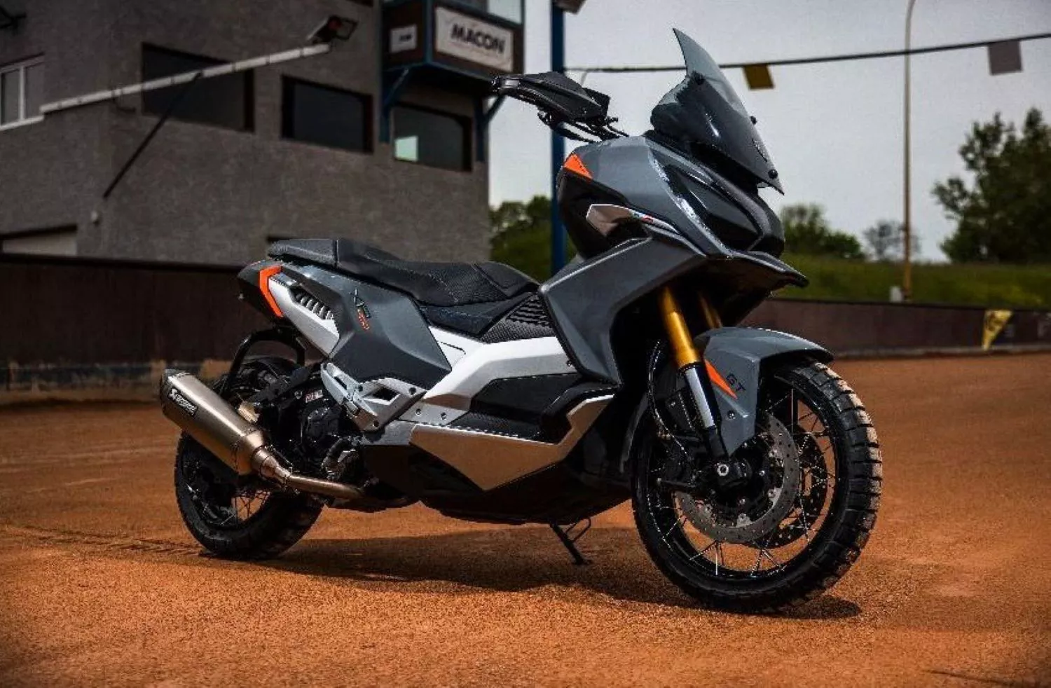 Moto de Peugeot ofrecida por Mundimoto