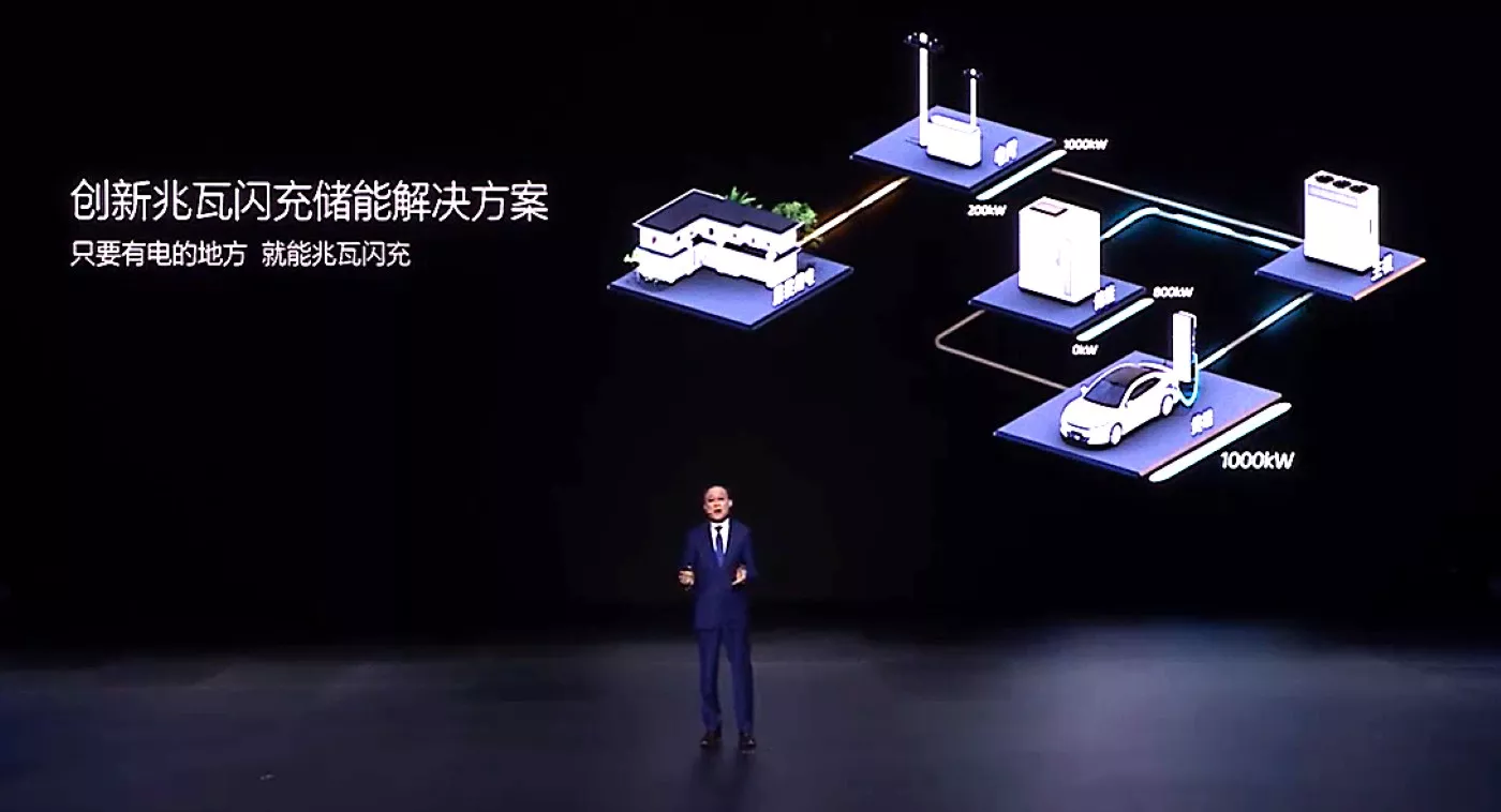 El fundador de BYD, Wang Chuanfu, anuncia la nueva batería