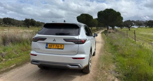Parte trasera del nuevo Mitsubishi Outlander / A.M. Parte trasera del nuevo Mitsubishi Outlander / A.M.