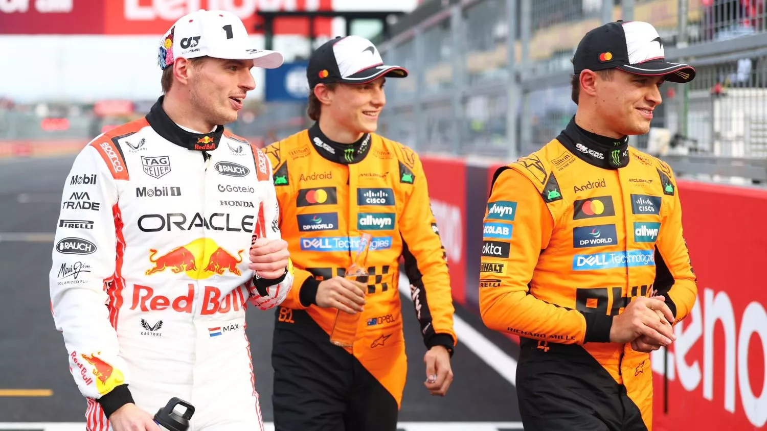 Verstappen con Piastri y Norris en Japón / X RED BULL