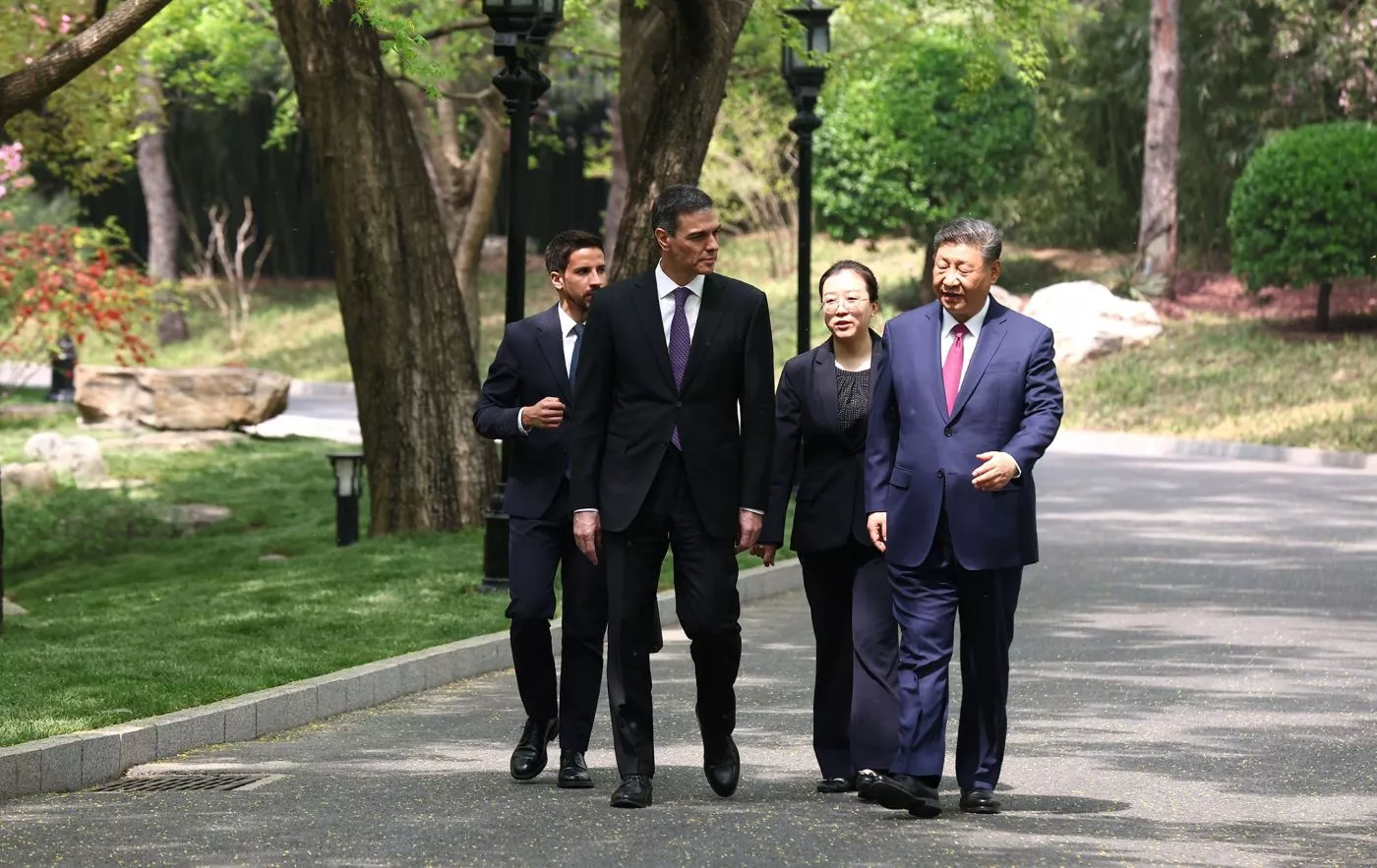 Pedro Sánchez y Xi Jinping en Pekín / LA MONCLOA