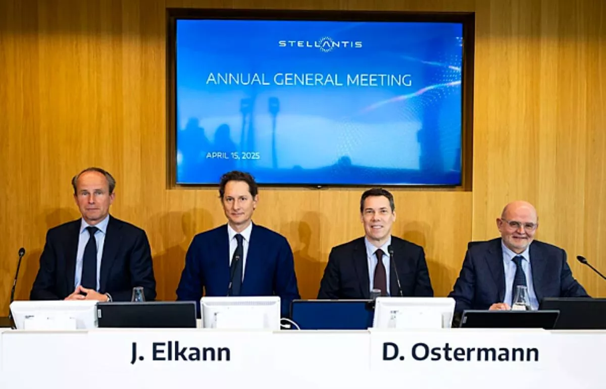 John Elkann en la junta de accionistas / STELLANTIS