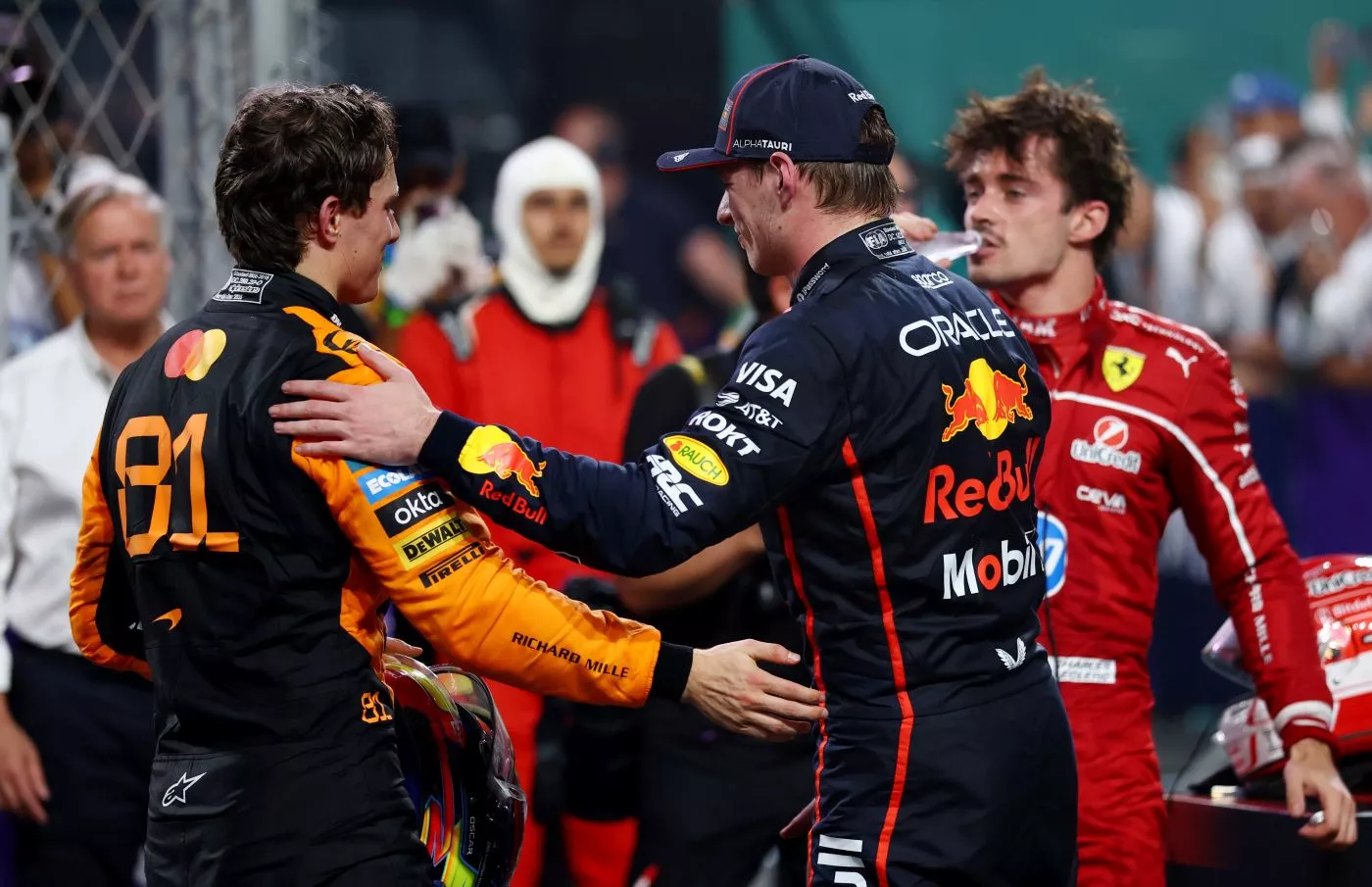 Verstappen felicita a Piastri tras ganar en Arabia / X F1 Verstappen felicita a Piastri tras ganar en Arabia / X F1