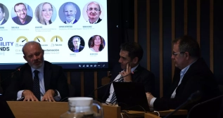 Leopoldo Satrústegui en el acto de Coche Global Leopoldo Satrústegui en el acto de Coche Global