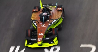 Dan Ticktum en la carrera de Fórmula e de Tokio Dan Ticktum en la carrera de Fórmula e de Tokio