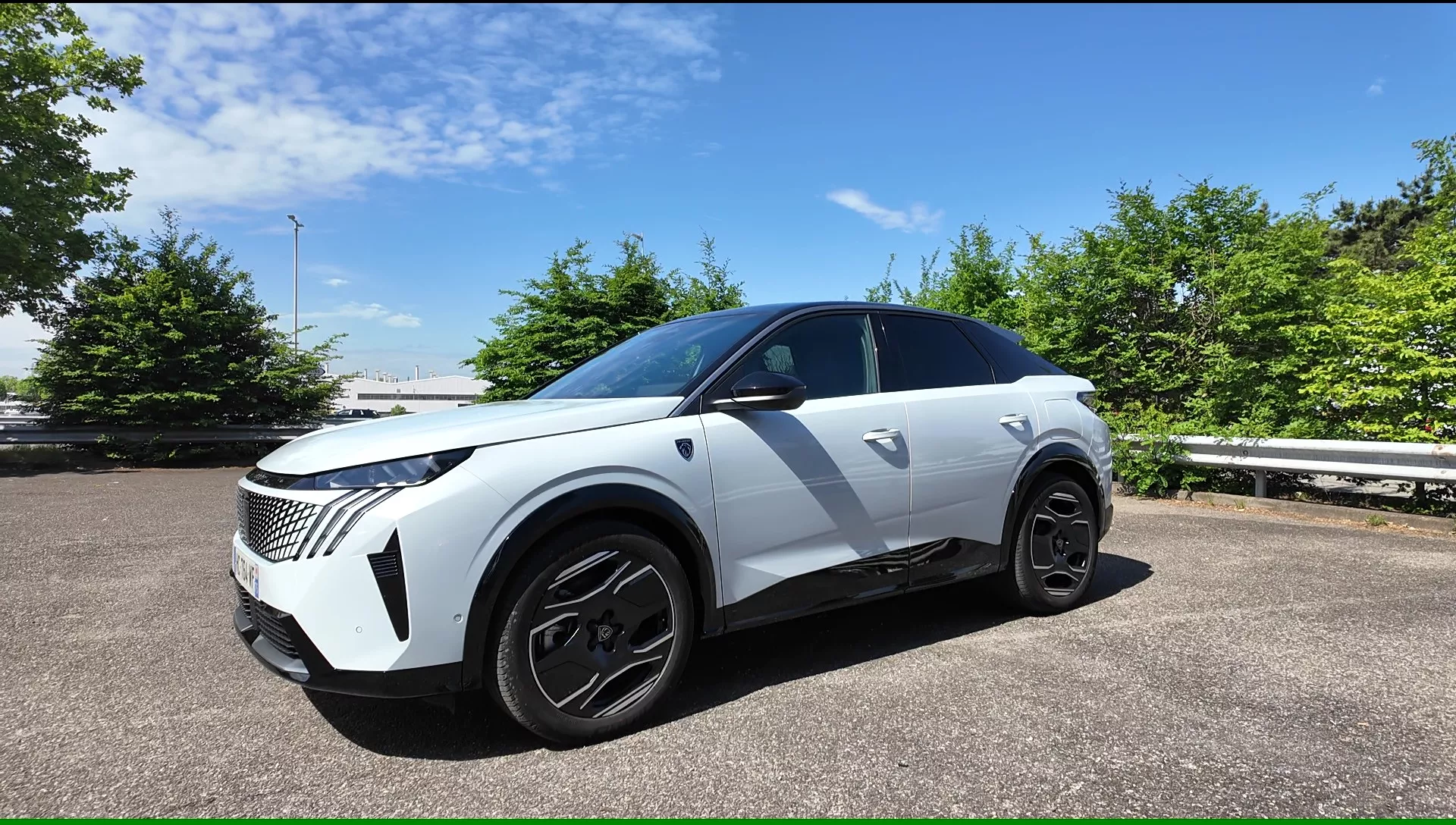 Nuevo Peugeot E-3008 Dual Motor