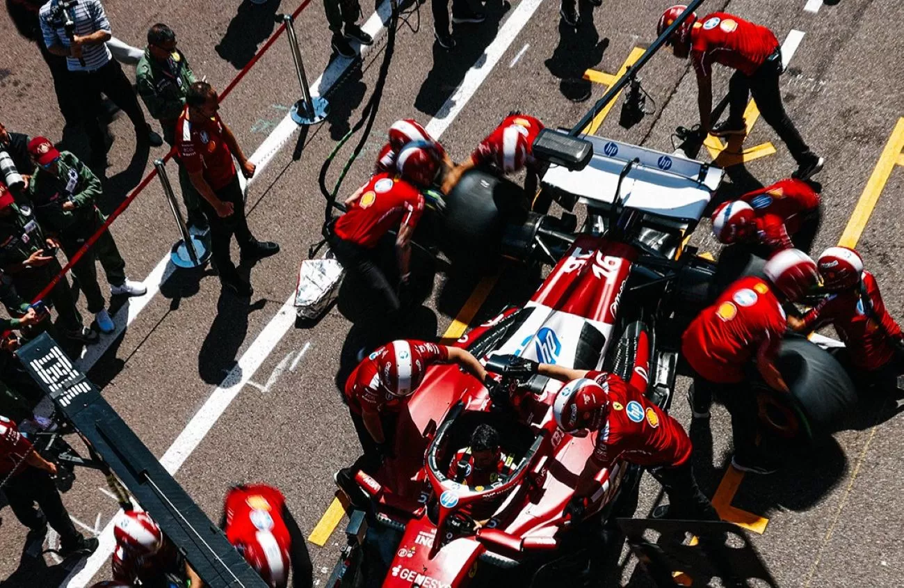Práctica de Pit Stop en el GP de Mónaco / X FERRARI