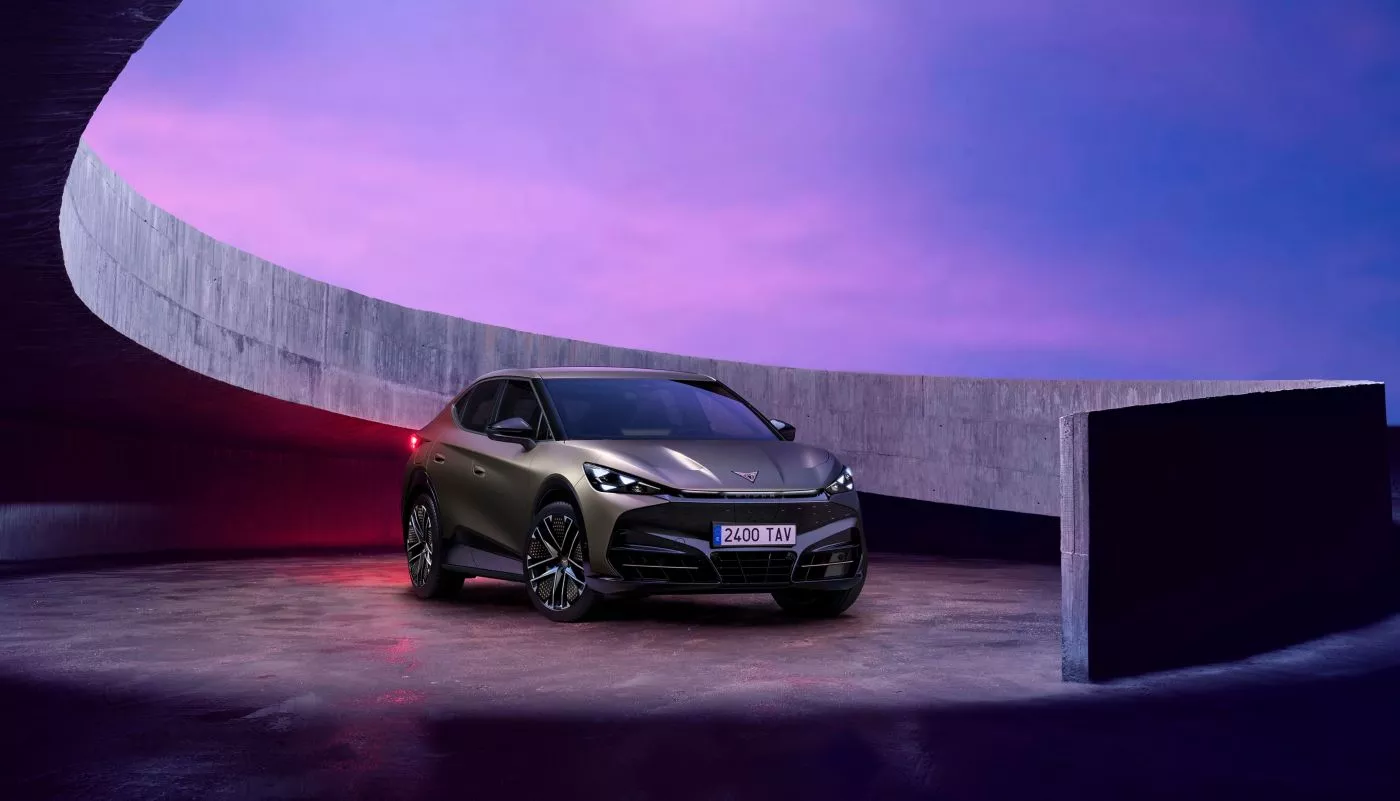 El CUPRA Tavascan con nuevo color y Extreme Pack