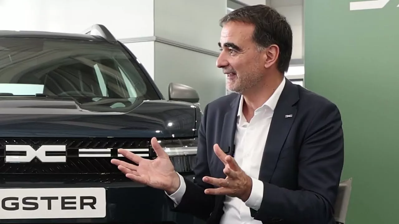 Laurent Sengenes, Director de Dacia España, con Coche Global