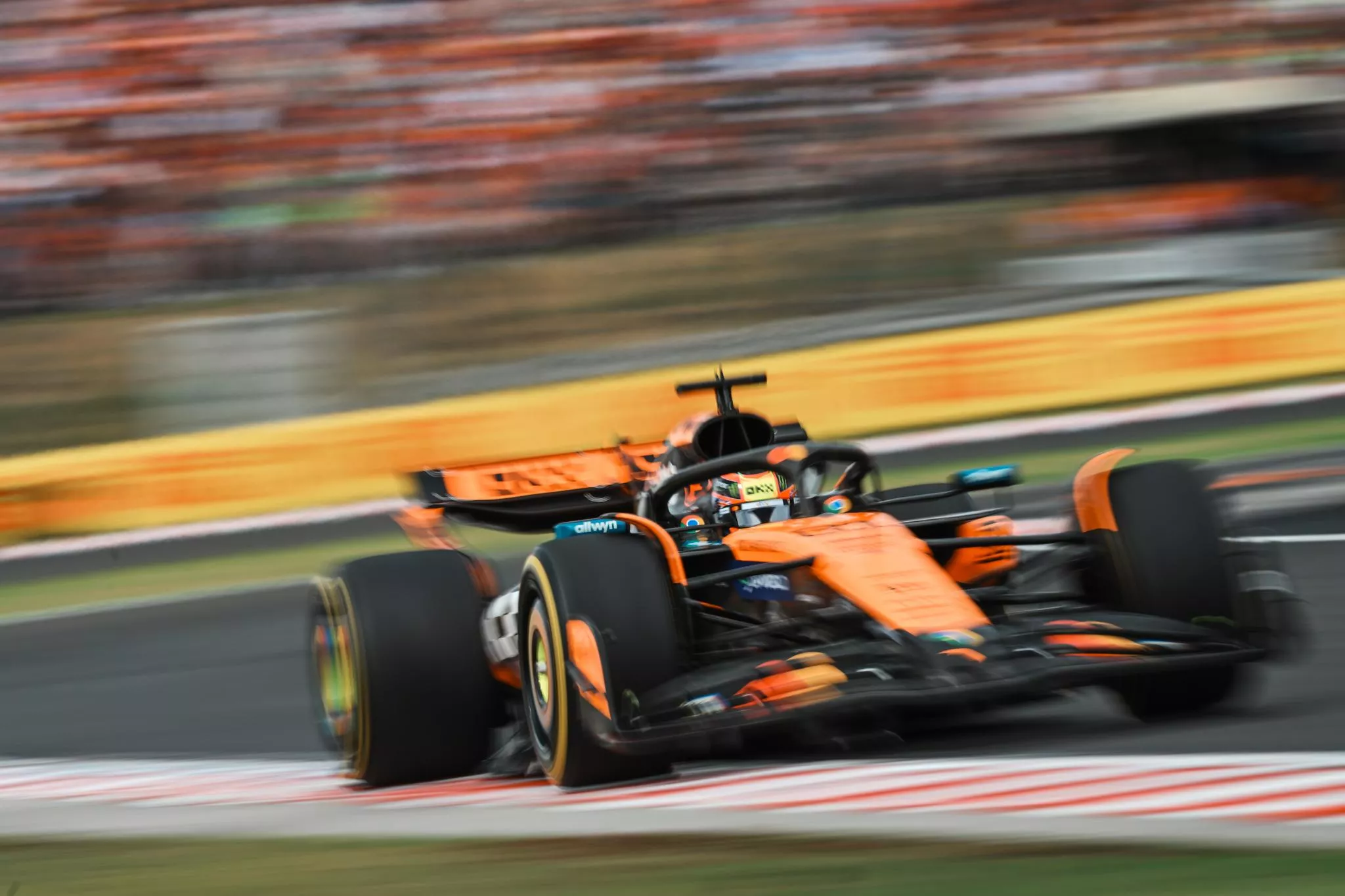 Lando Norris en el GP de Hungría / X MCLAREN