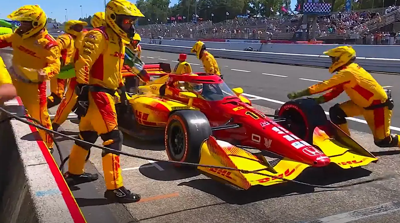Álex Palou durante la carrera de IndyCar en la que ganó su cuarto título
