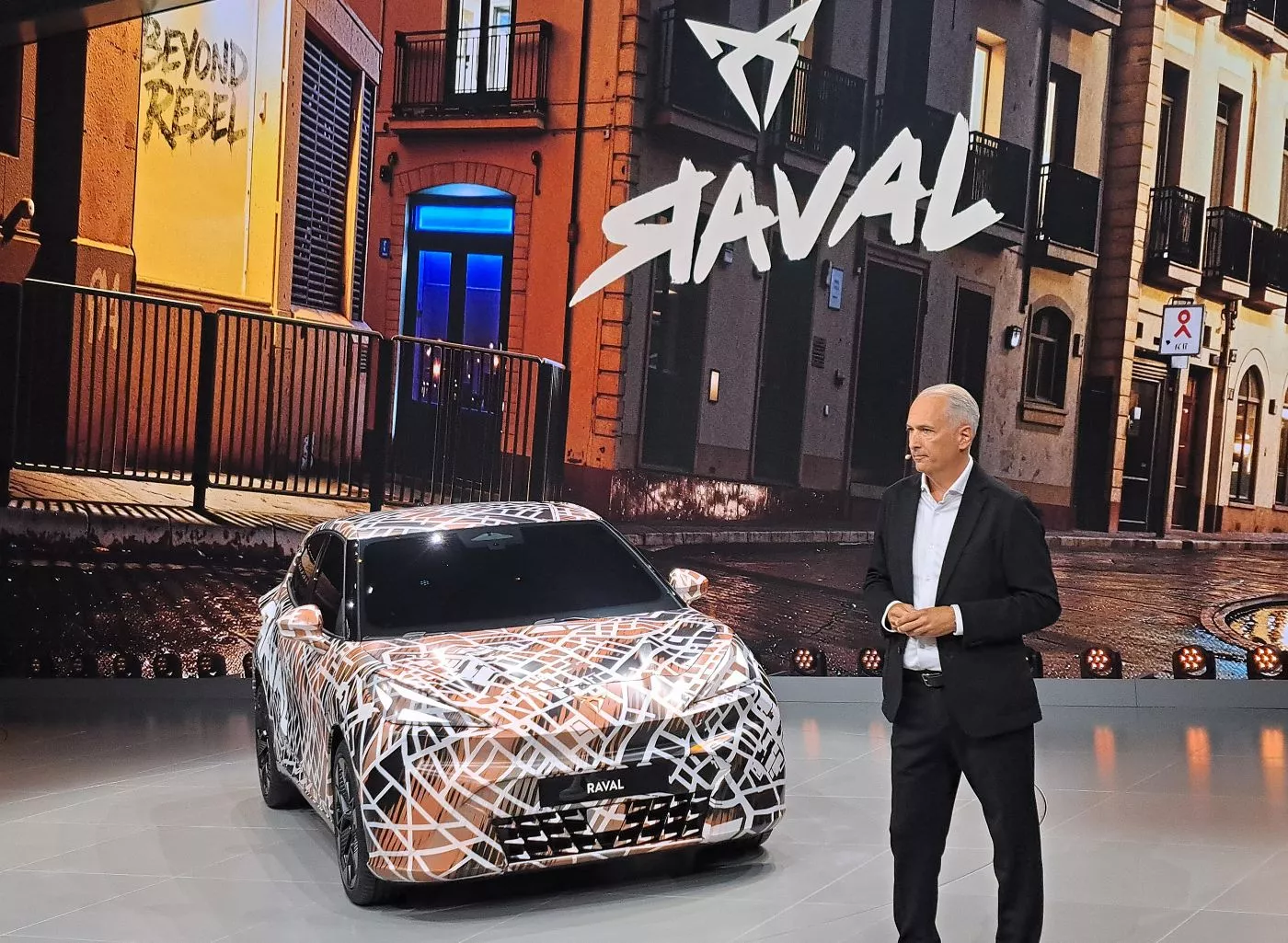 Markus Haupt presenta el nuevo Cupra Raval