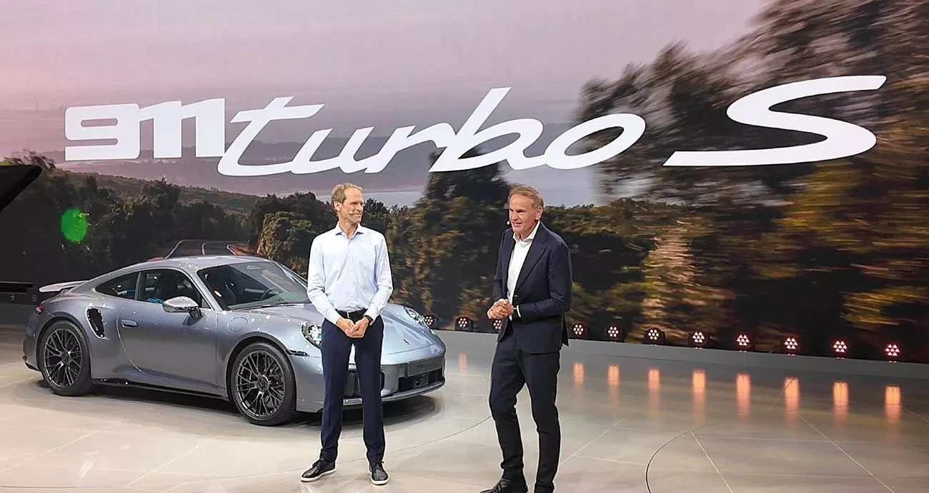 Oliver Blume en la presentación del Porsche 911 Turbo S / T.F.