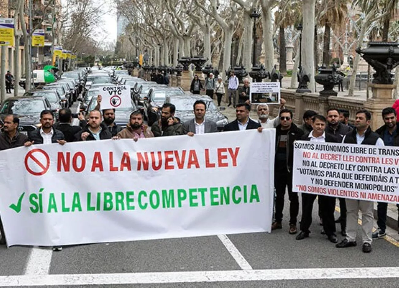 Manifestación de conductores de VTC en Barcelona / UNAUTO Manifestación de conductores de VTC en Barcelona / UNAUTO