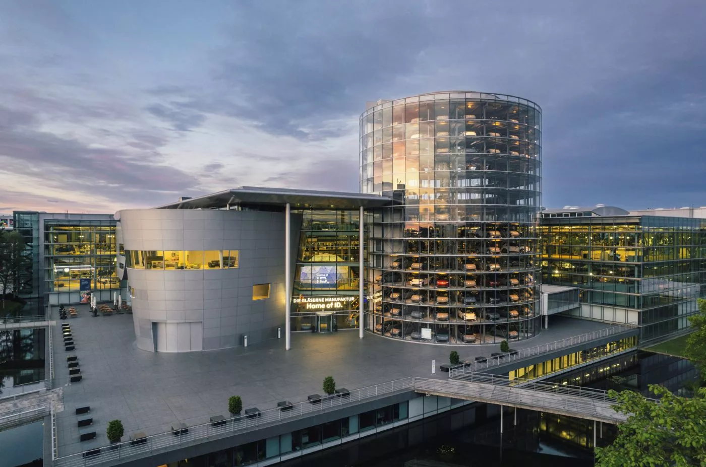 Fábrica de cristal de Volkswagen en Dresde