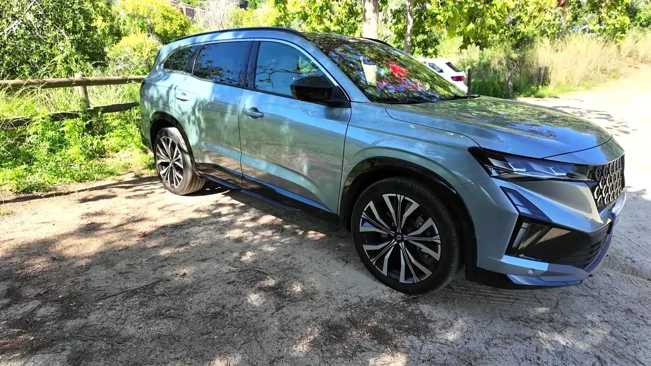 Diseño exterior del Renault Espace 2025