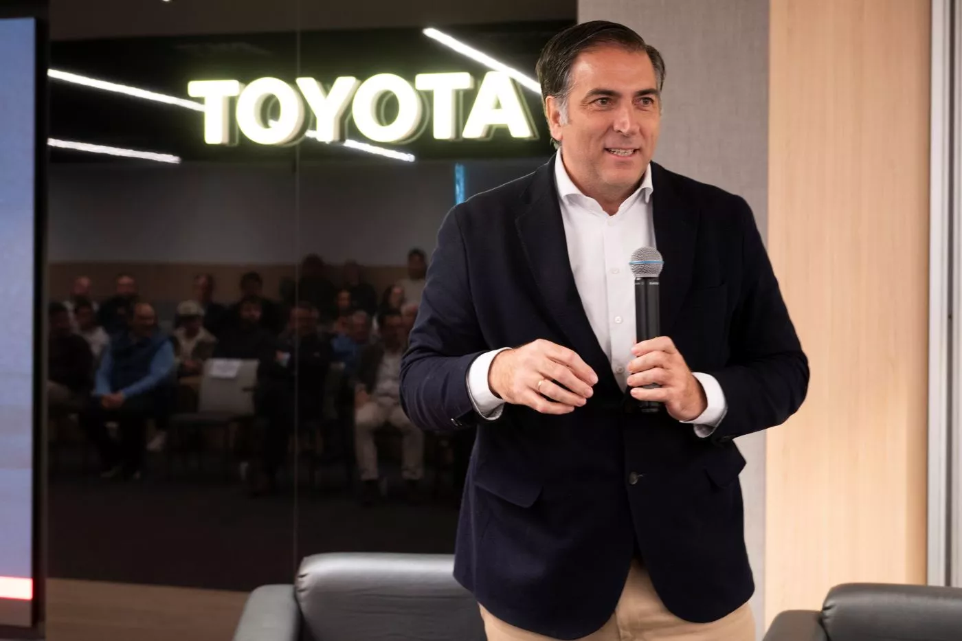 Miguel Carsi en una presentación de Toyota