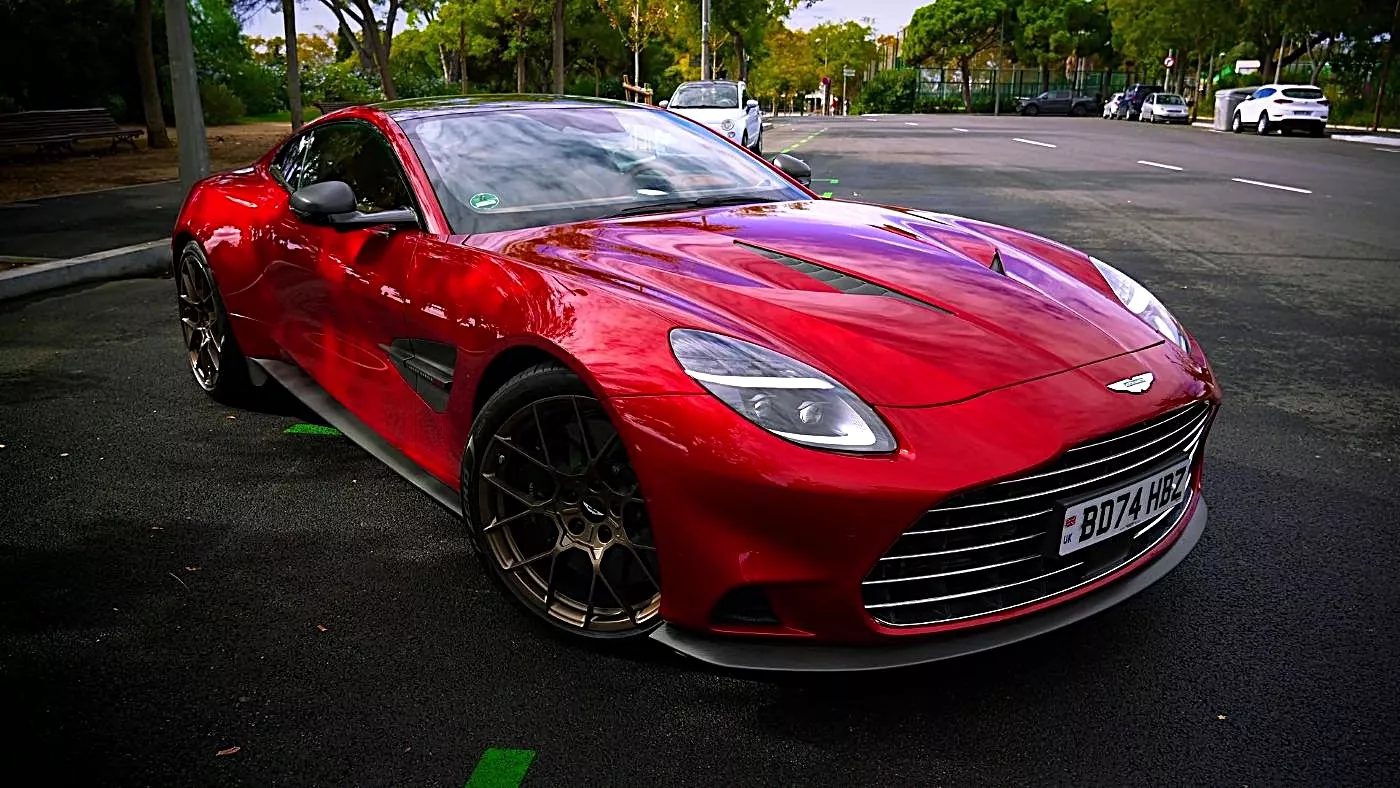 Aston Martin Vanquish Coupe en la prueba de Coche Global / HELENA FUENTES