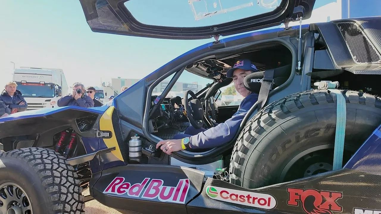 Nani Roma a bordo del Ford Raptor del Dakar