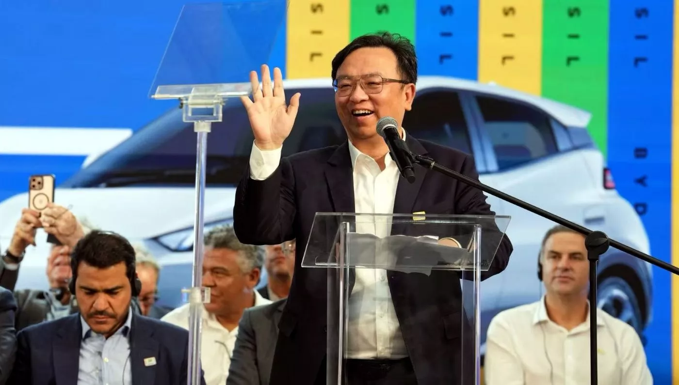 Wang Chuanfu, fundador y CEO de BYD, en un acto en Brasil / BYD