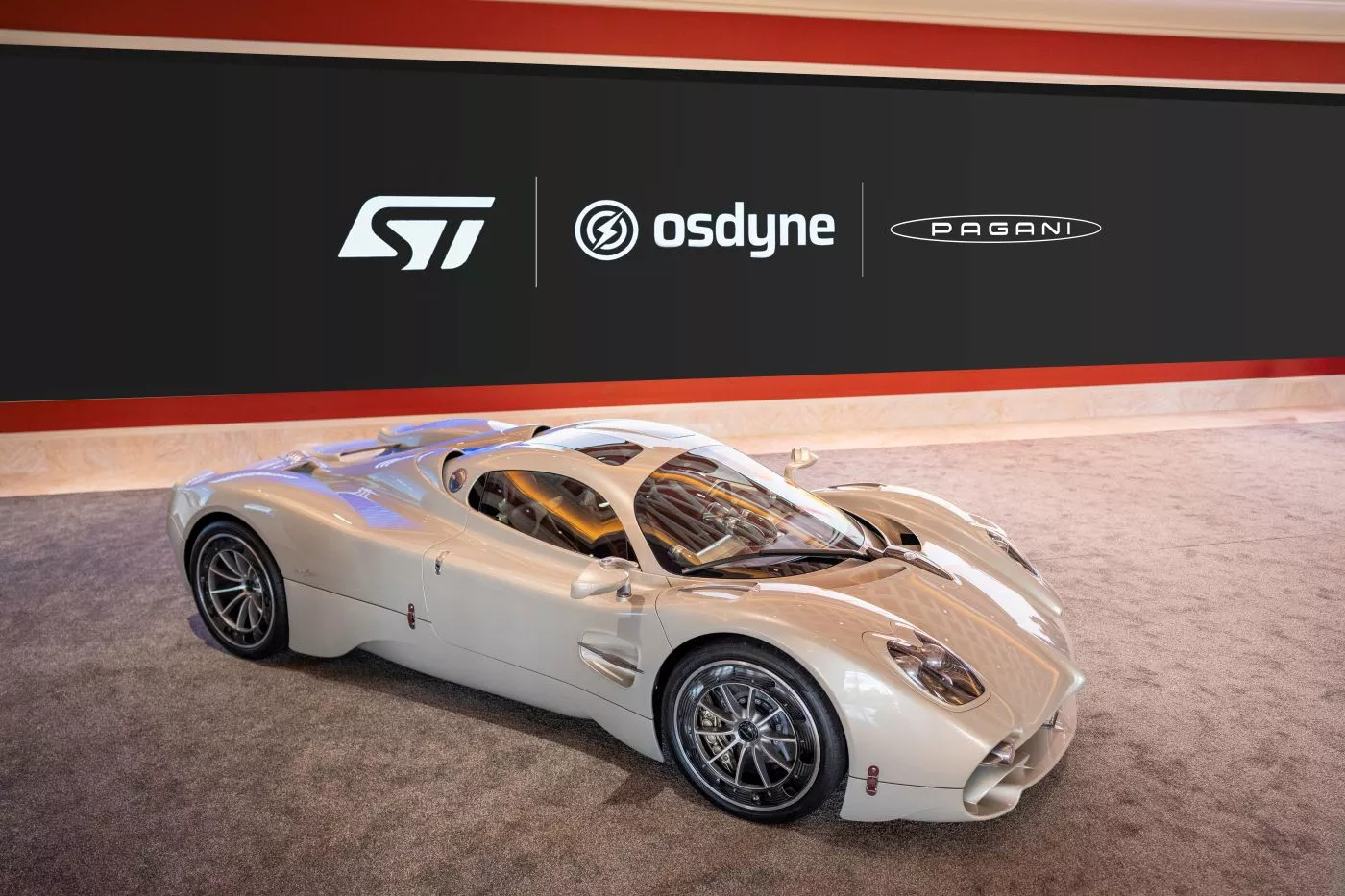 Prototipo de coche definido por software de Pagani