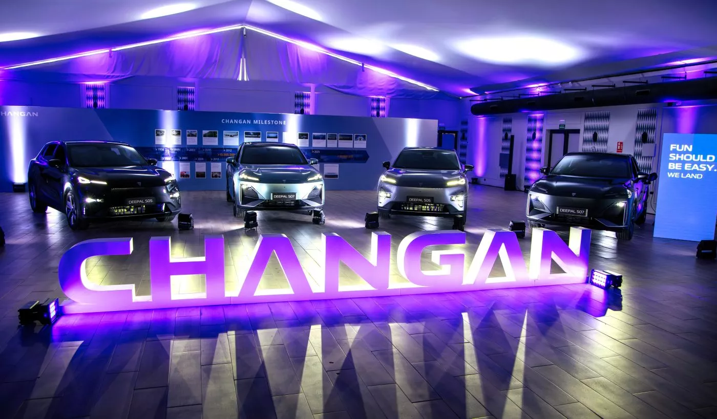 Modelos de Changan en la presentación en Madrid