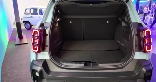 Gran boca de carga del maletero del R4