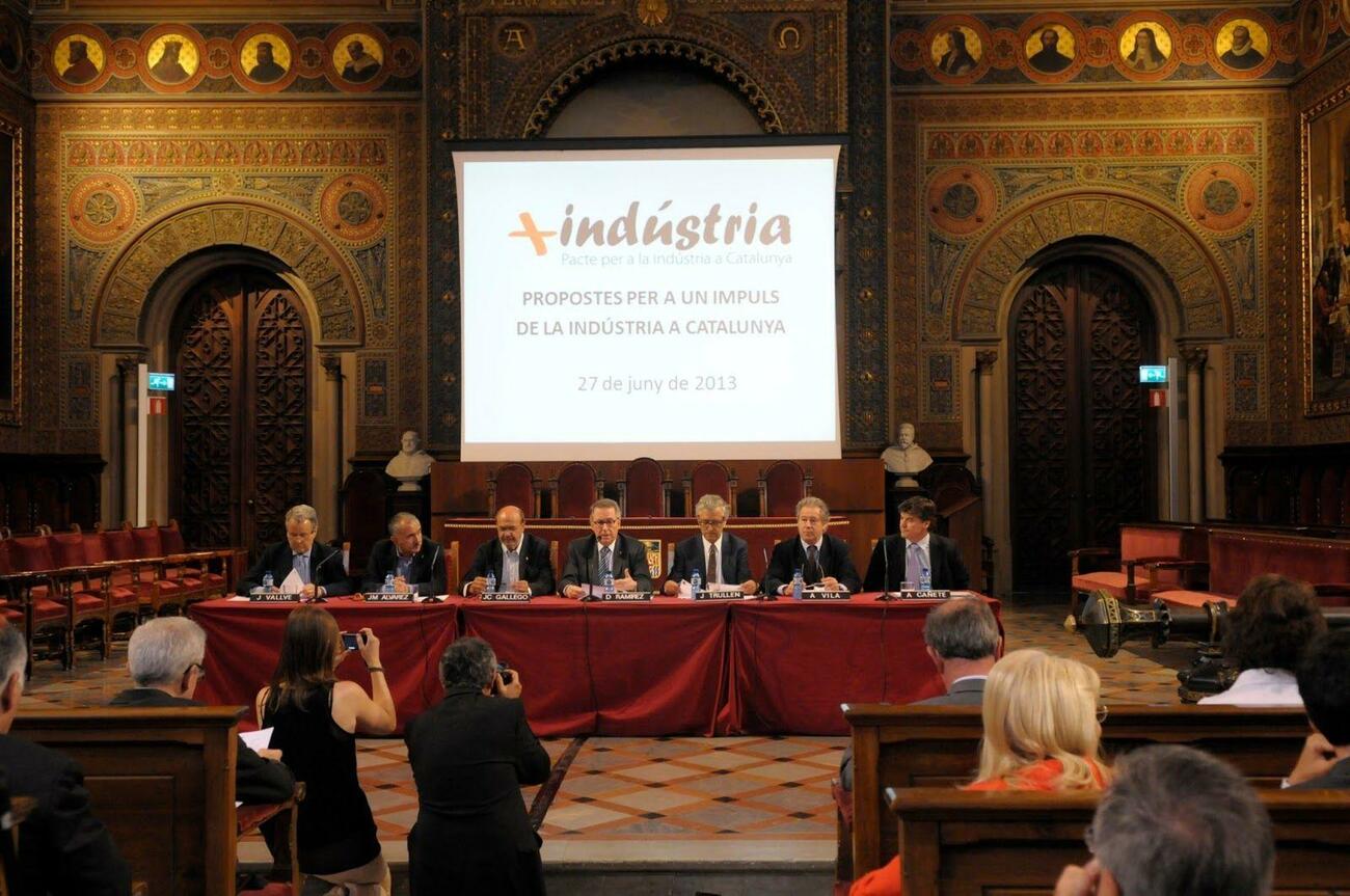La plataforma Más Industria, formada por las patronales, los sindicatos, las universidades y los colegios profesionales