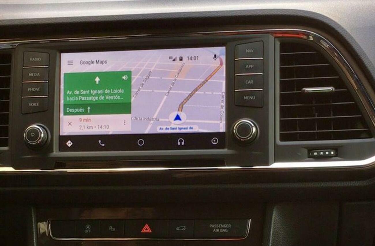 Google Maps en el navegador de un coche Google Maps en el navegador de un coche