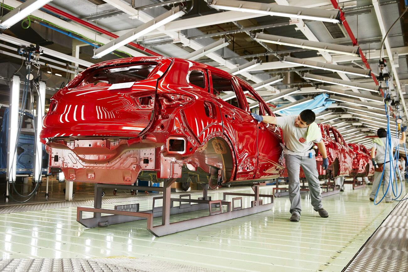 Un trabajador de la fábrica de Renault de Palencia Un trabajador de la fábrica de Renault de Palencia