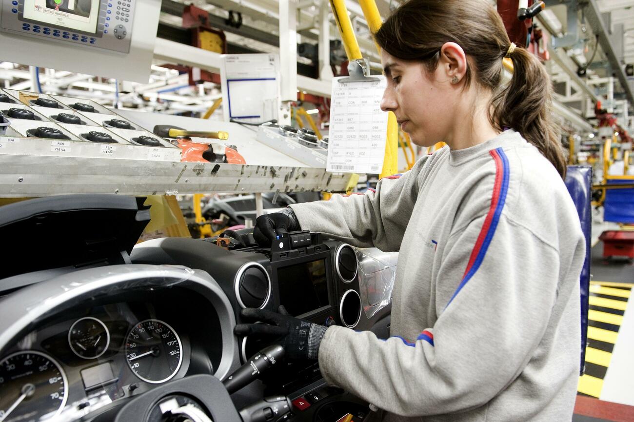 Trabajadora de la fábrica de PSA de Vigo Trabajadora de la fábrica de PSA de Vigo