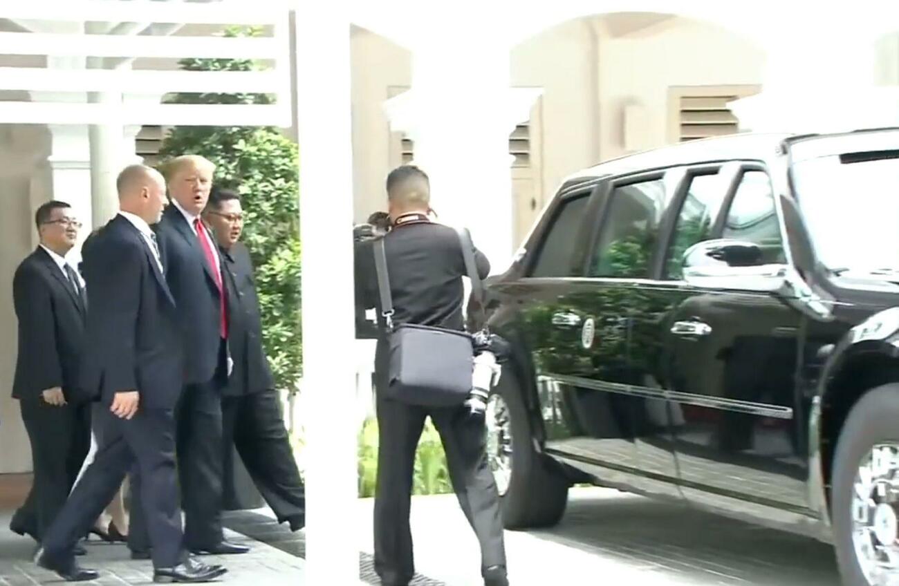 Momento en el que Donald Trump presume de limusina ante su homólogo norcoreano, Kim Jong Un