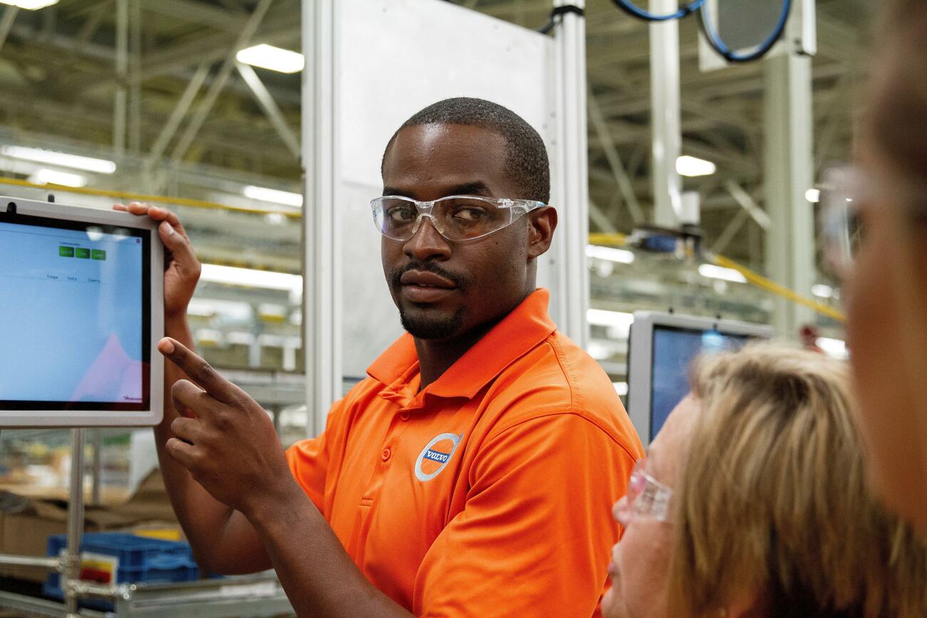 Trabajadores de la fábrica de Volvo en Estados Unidos
