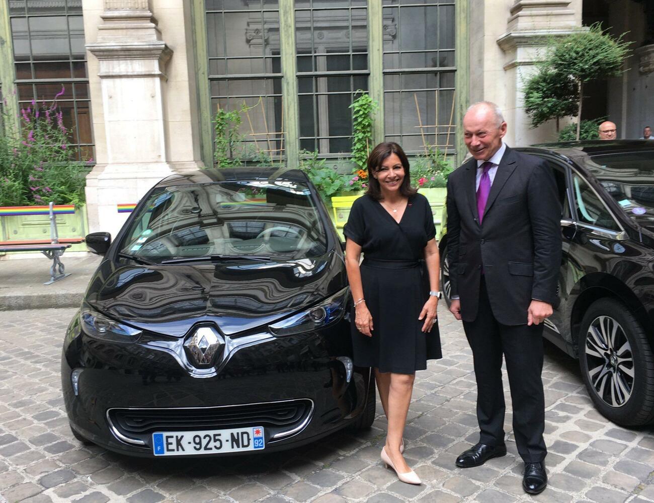 PSA y Renault trasladan a París el 'carsharing'