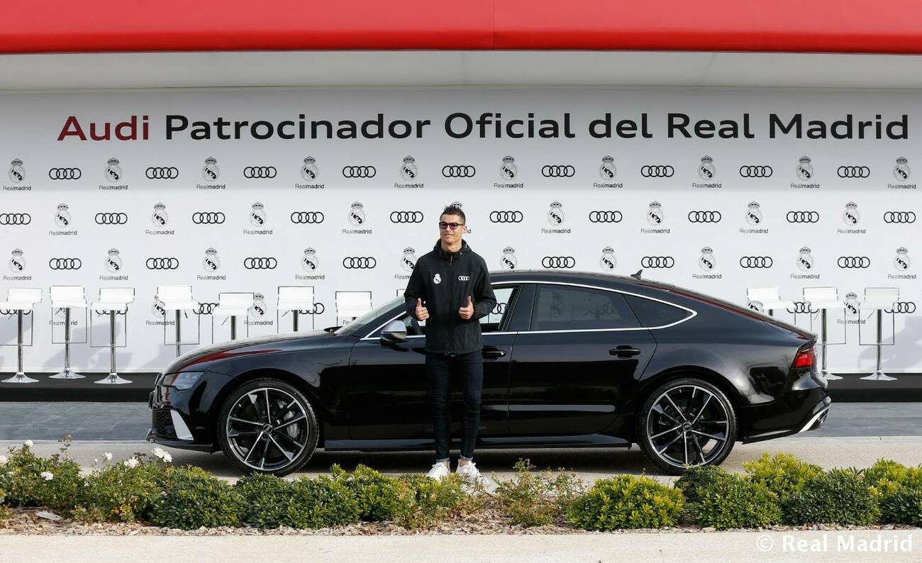 Cristiano Ronaldo con un Audi RS 7 Performance 4.0 TFSI Quattro color negro pantera