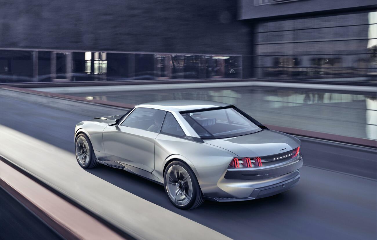 Peugeot e-Legend Concept, una de las novedades que han despertado más expectación en el Salón del Automóvil de París Peugeot e-Legend Concept, una de las novedades que han despertado más expectación en el Salón del Automóvil de París