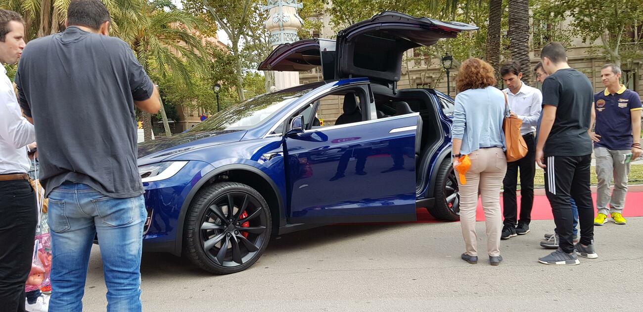 Un Tesla Model X en la feria Expoelèctric Un Tesla Model X en la feria Expoelèctric