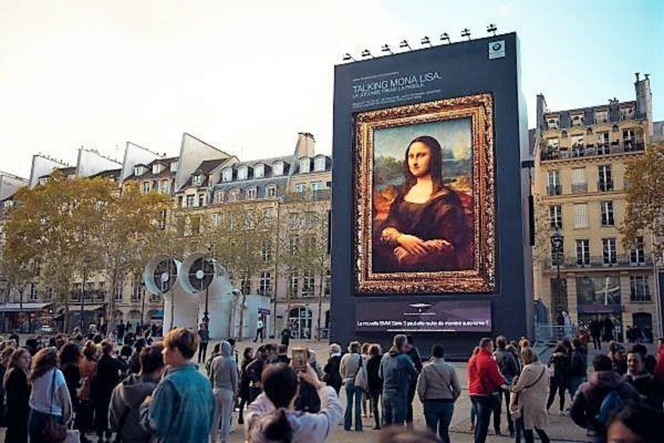 La Gioconda sorprendía a los transeúntes que pasaban junto al centro Georges Pompidou de París La Gioconda sorprendía a los transeúntes que pasaban junto al centro Georges Pompidou de París