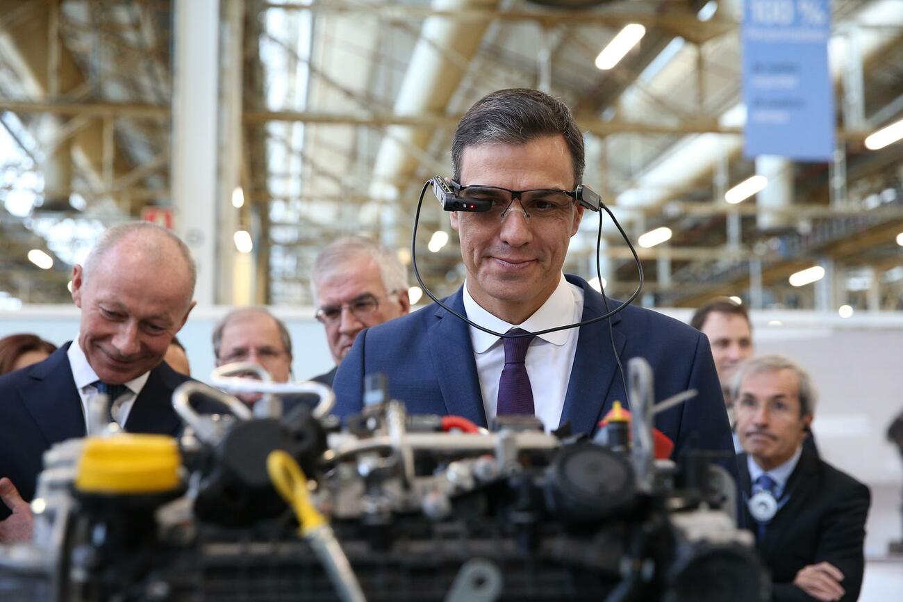 Pedro Sánchez durante una visita a la fábrica de Renault de Valladolid Pedro Sánchez durante una visita a la fábrica de Renault de Valladolid
