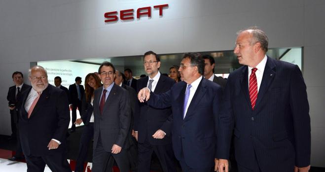 Stackmann (derecha) en la inauguración en Barcelona. SEAT