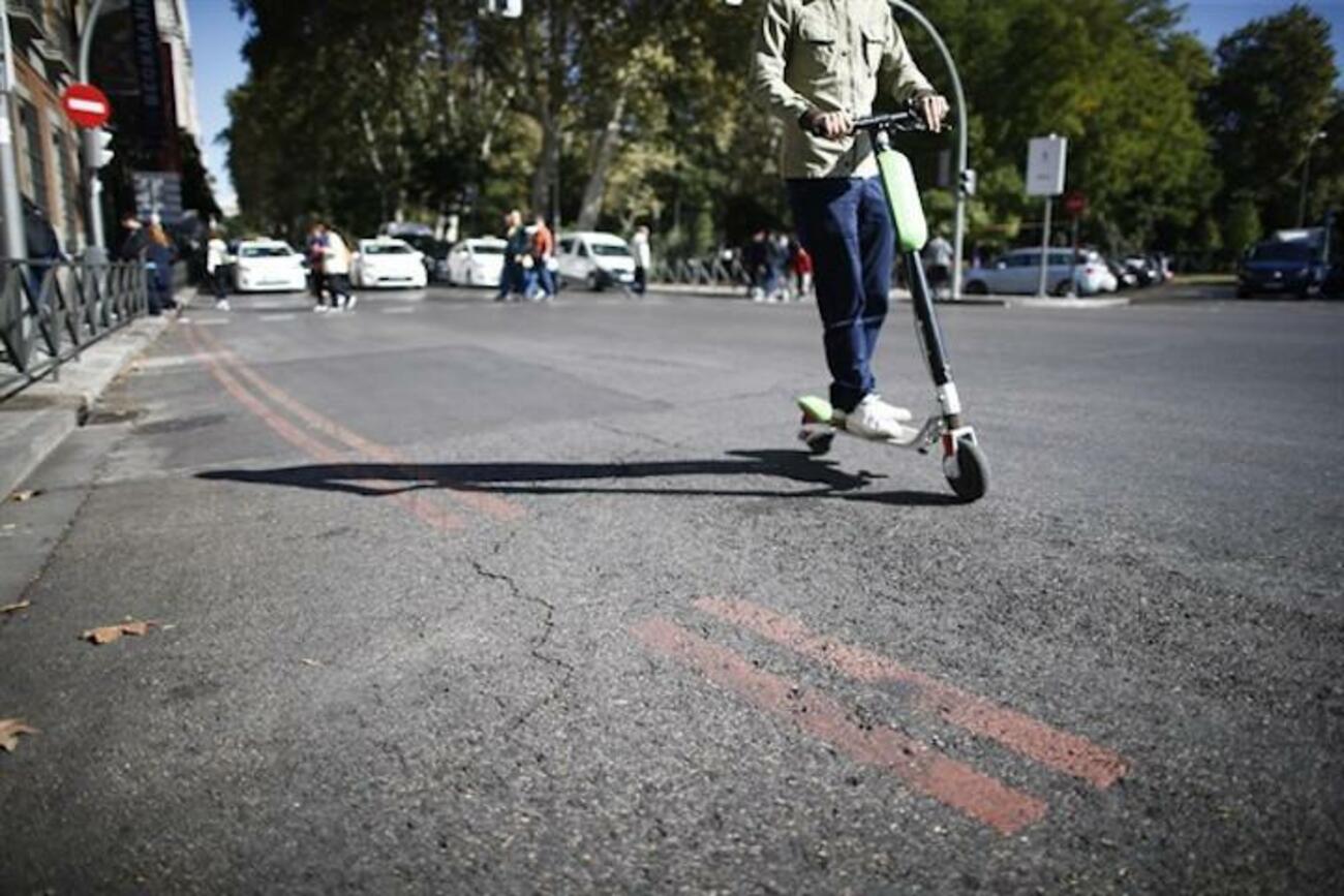 Un usuario de patinete eléctrico / EUROPA PRESS