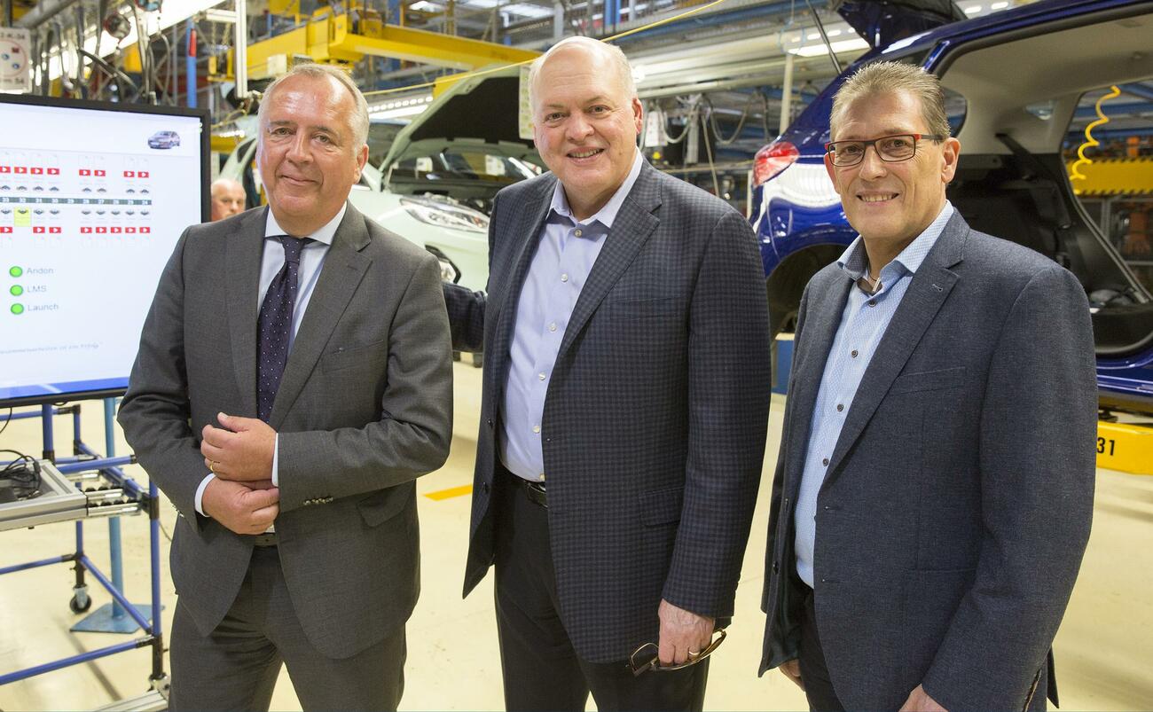 De izquierda a derecha, Gunnar Herrmann, director de Ford Alemania, Jim Hackett, consejero delegado de Ford, y Martin Hennig, presidente del comité de empresa
