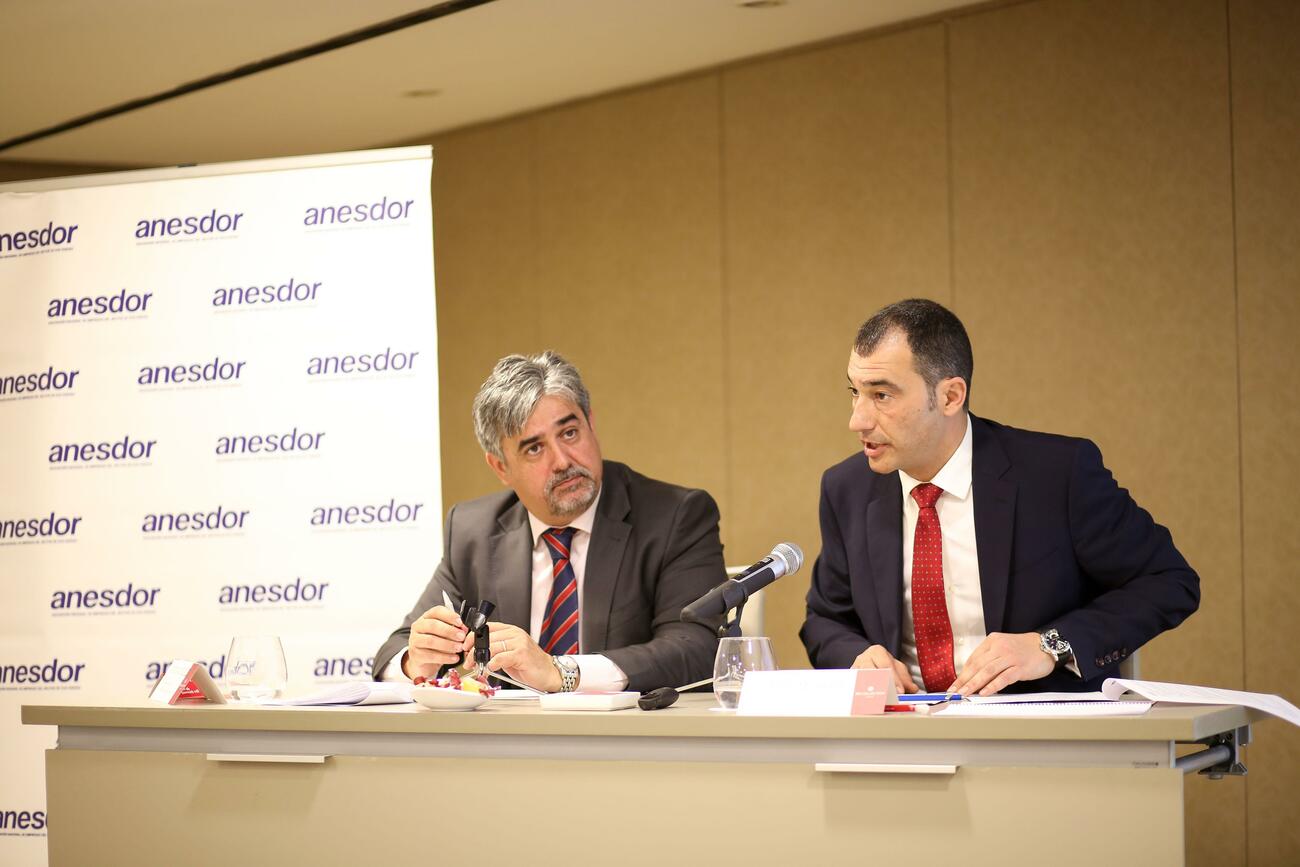 Víctor González, presidente de Anesdor, y José María Riaño, secretario general