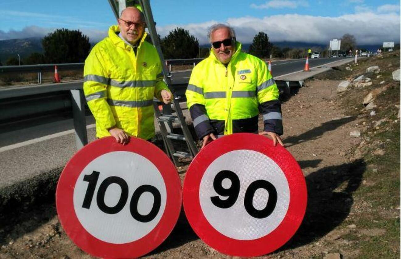 Los directores de Carreteras y de Tráfico cambian una señal de 100 a 90 km/h